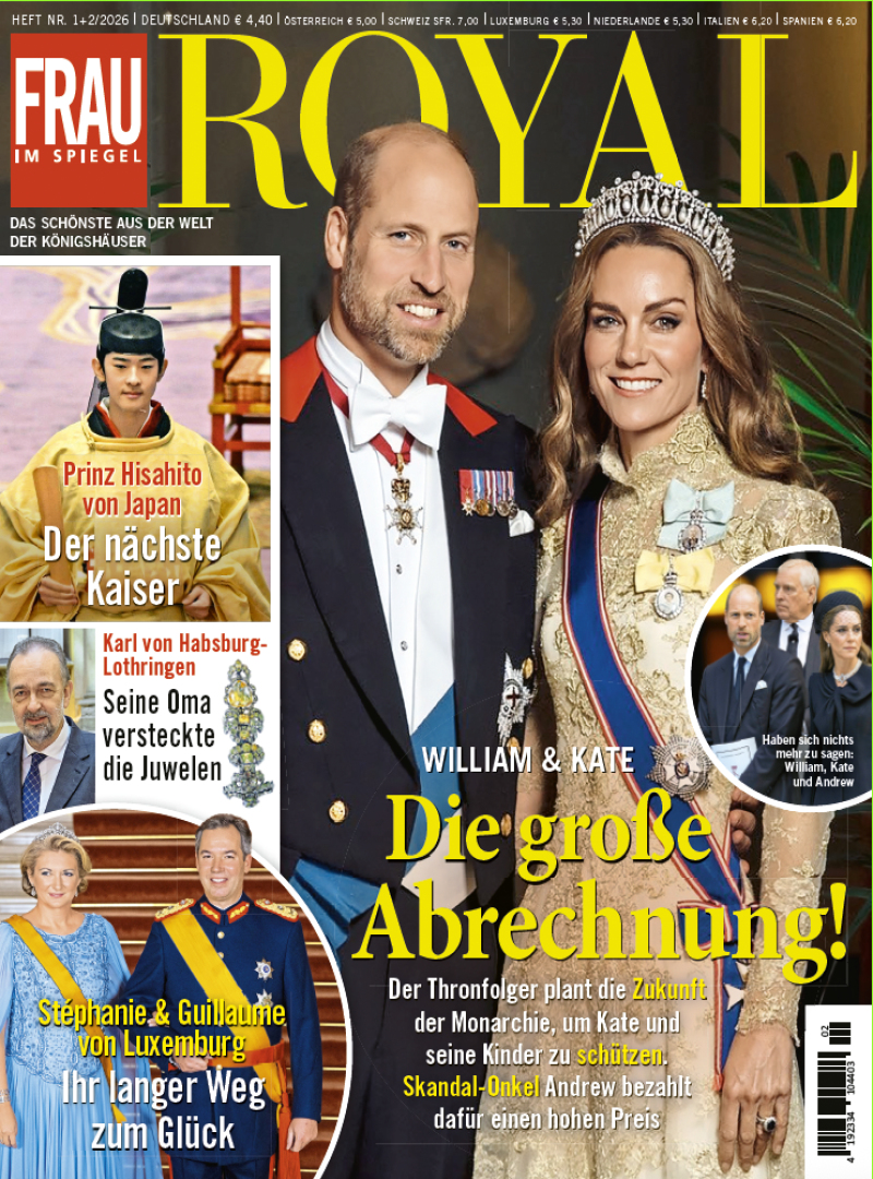 Frau im Spiegel ROYAL